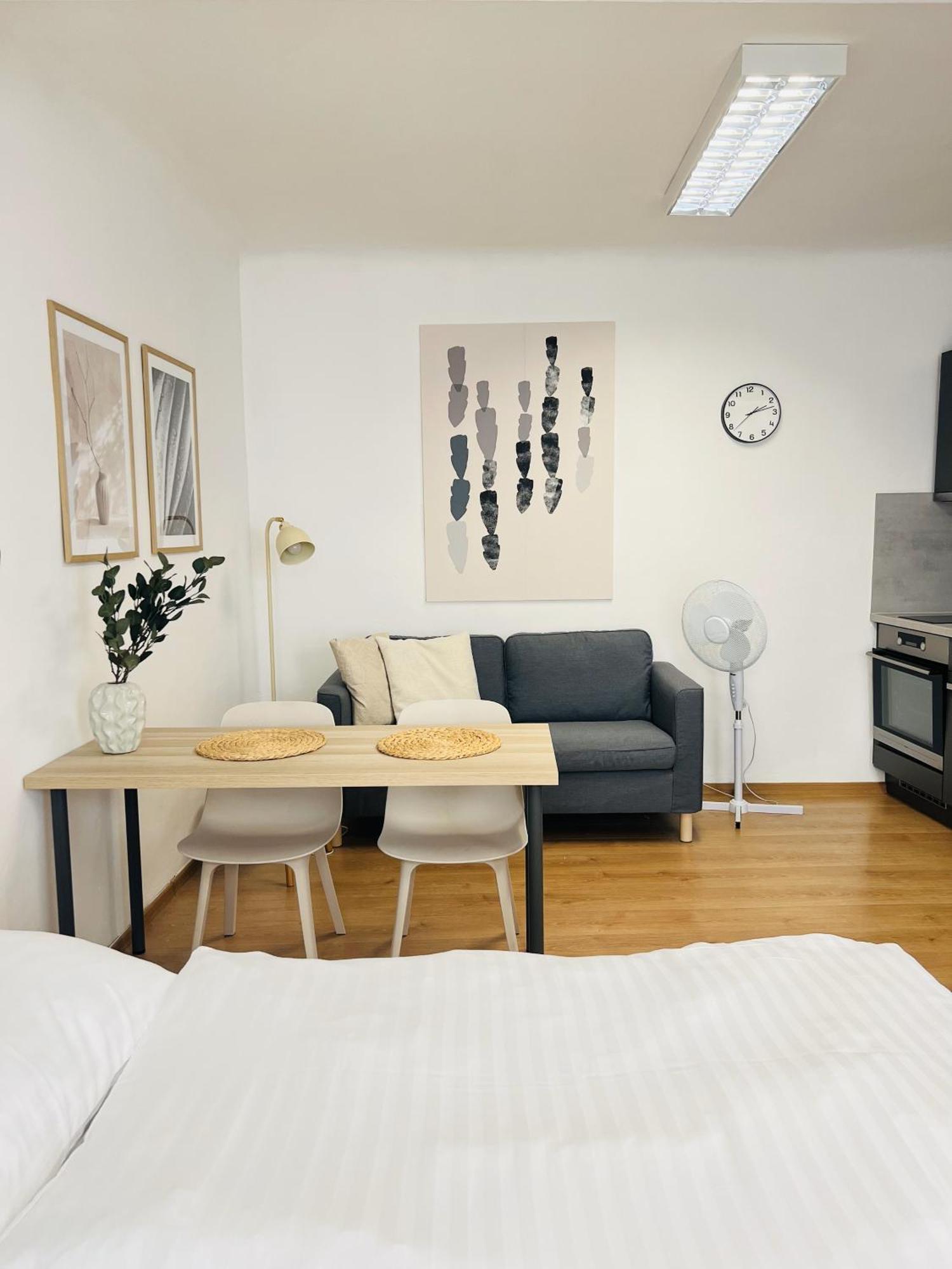 7 NIGHTS Apartments Dominikánské n. Brno Extérieur photo